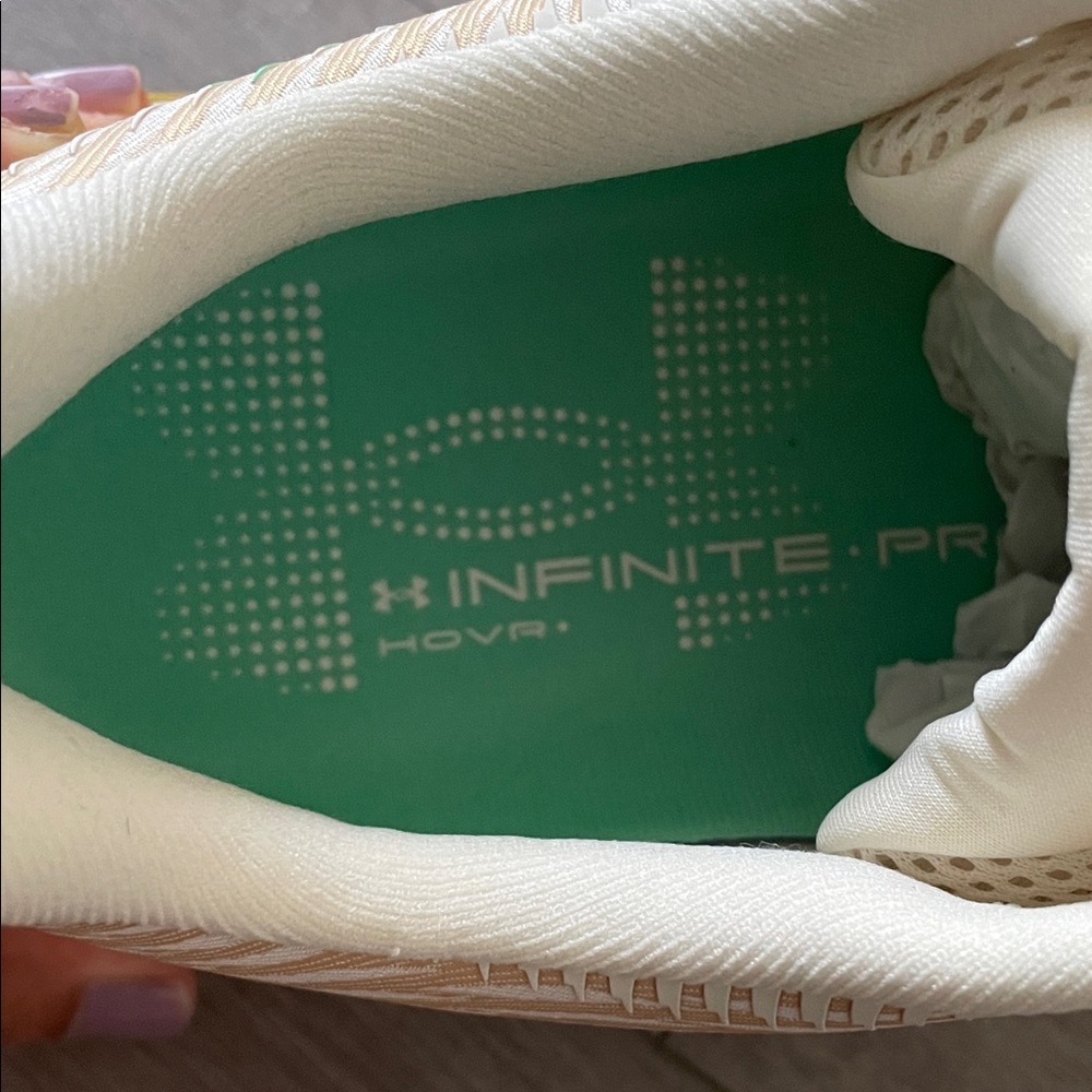 Under Armour Athletic Shoes - Cream and Green Men’s 11.5 running - Picture 7 of 9